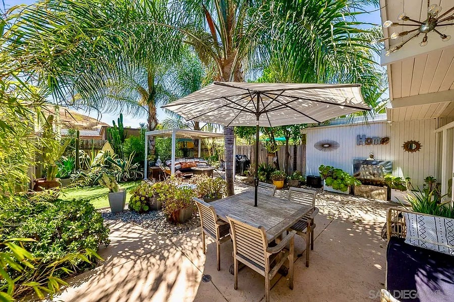 Outdoor dining makes every meal feel like a vacation.