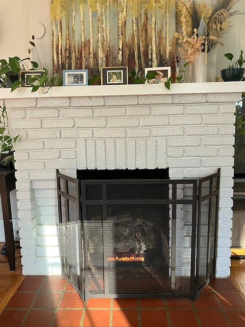 Gas fireplace