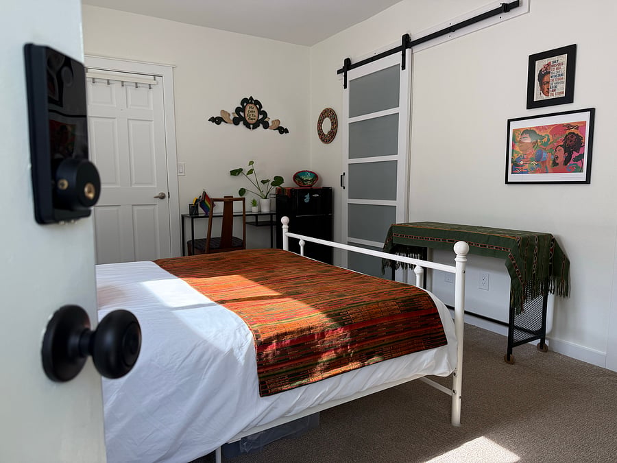 Private entrance, keyless entry.