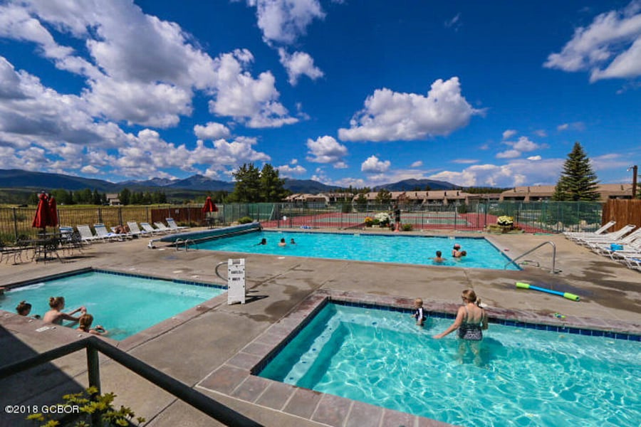 Club Meadow Ridge Pool & Hot Tubs Open Year Round