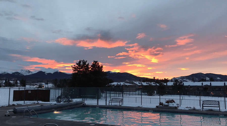 Club Meadow Ridge Pool & Hot Tubs Open Year Round