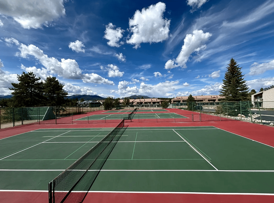 Club Meadow Ridge Tennis Courts
