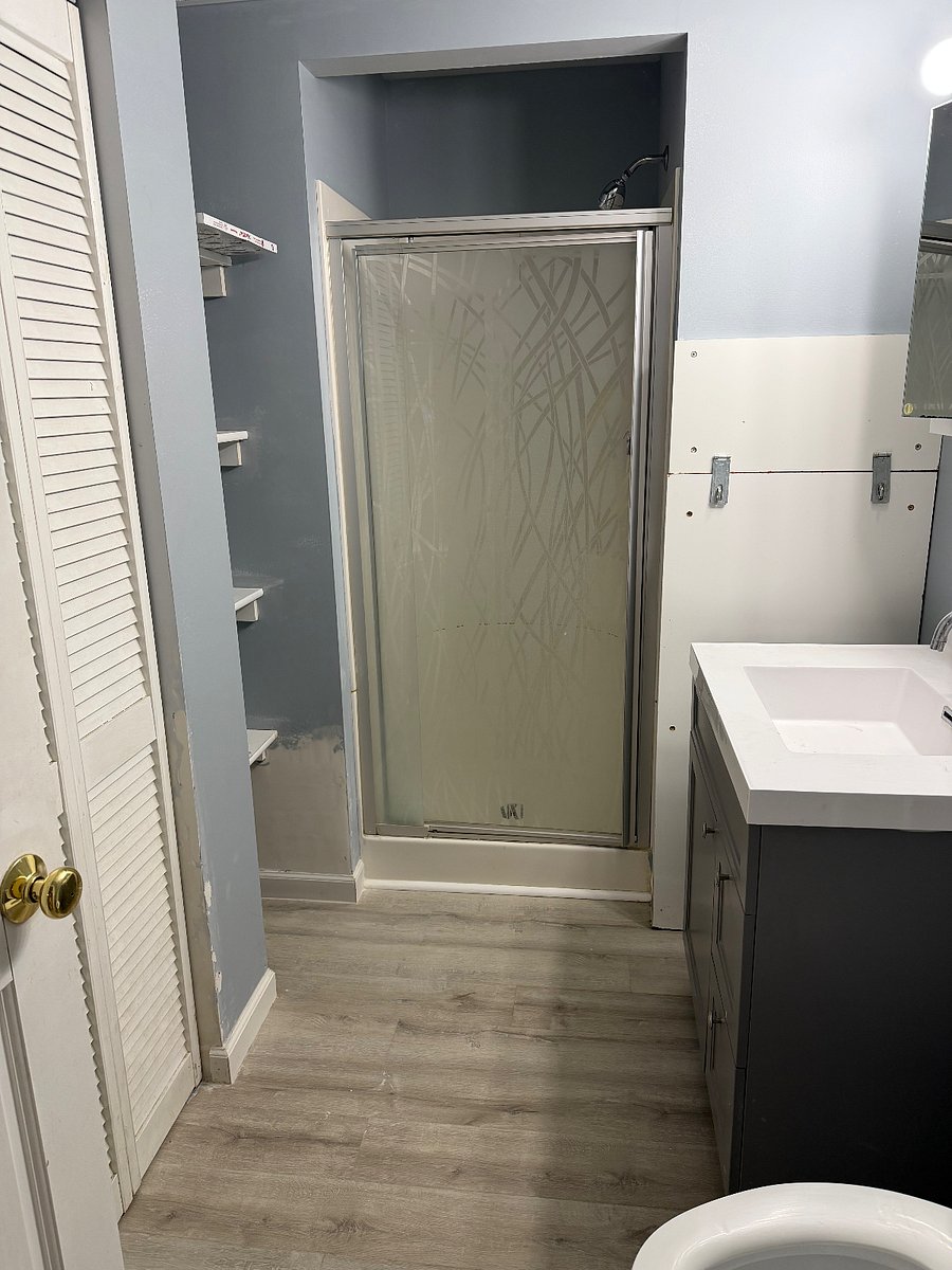 1.5 Bathroom
(Toilet & shower)