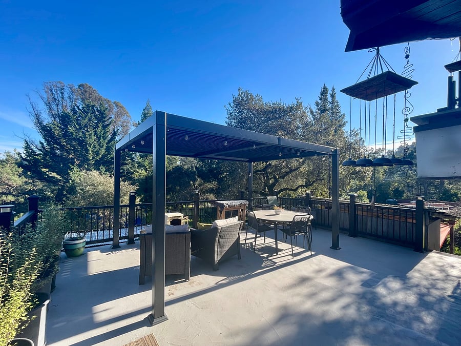 Private deck space
