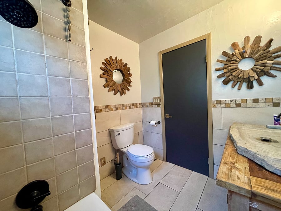 Full bath with tub / shower