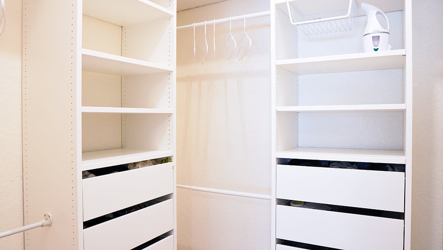 walk-in closet