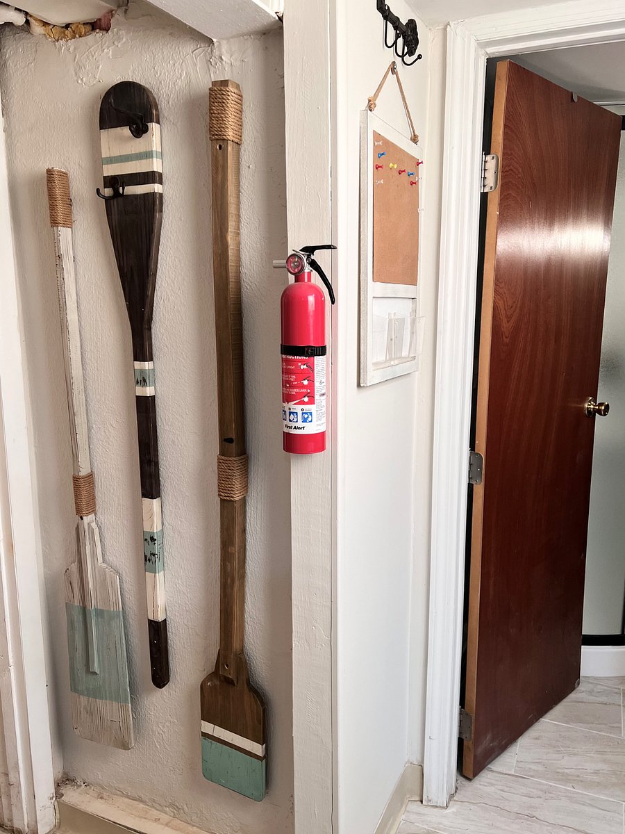 Coat hooks at entrance. (Double door entrance)