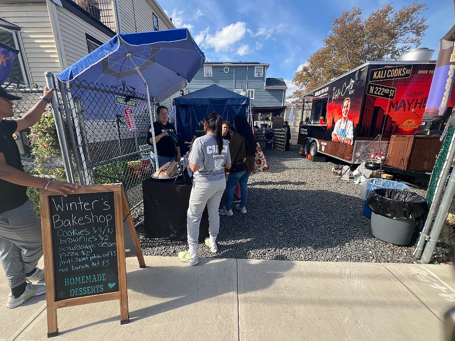 Awesome local fresh food truck. 