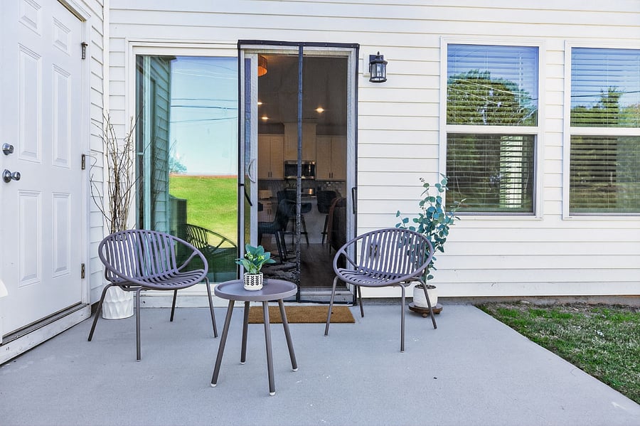 Step outside to a serene backyard. perfect for morning coffee, evening drinks, or letting the kids play.