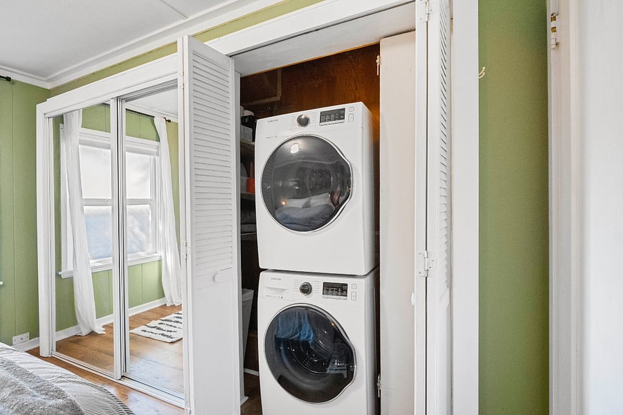 In-unit washer/dryer
