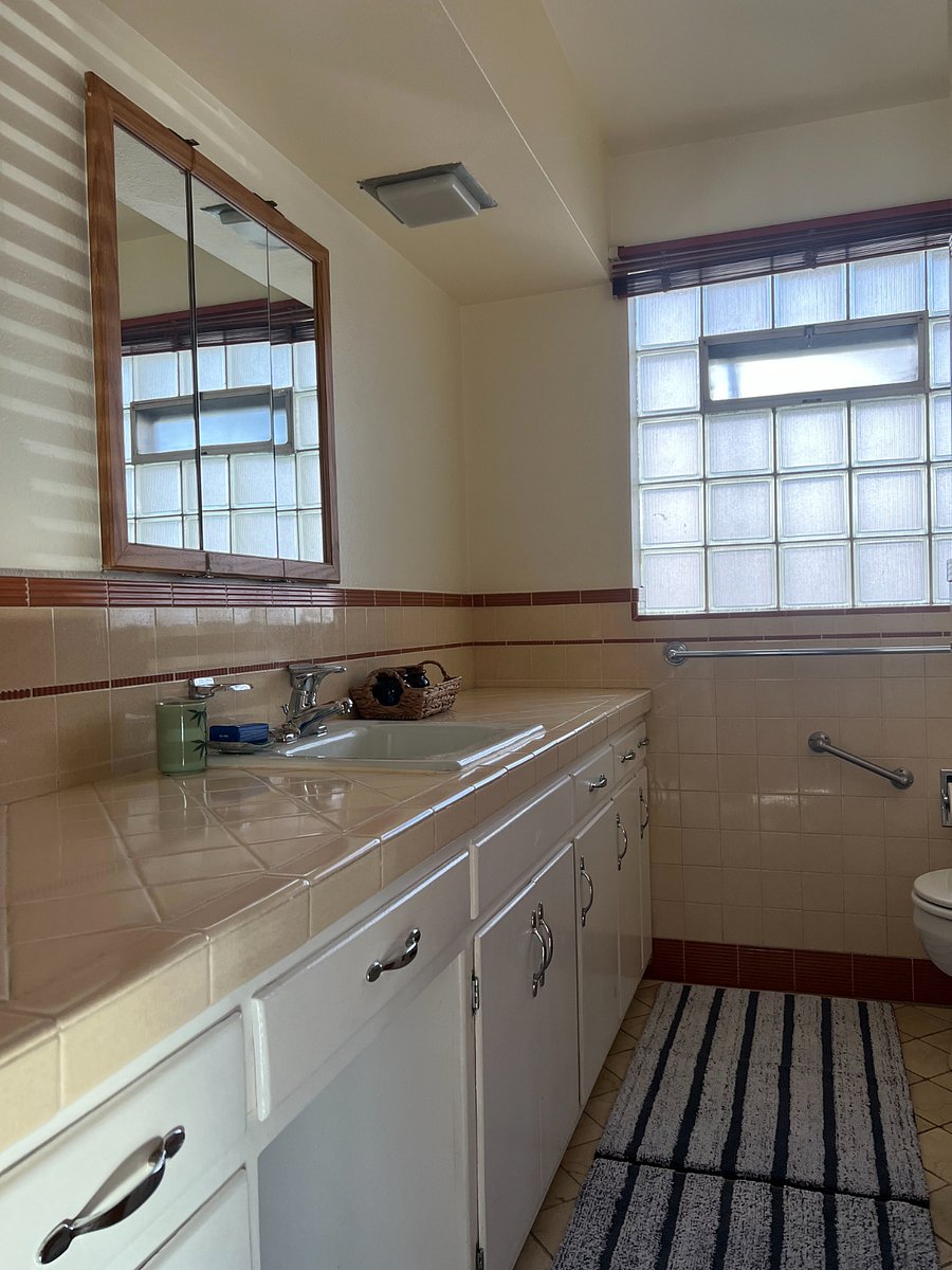 Large, full bath