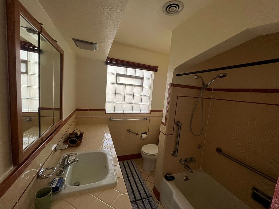 Large, full bath