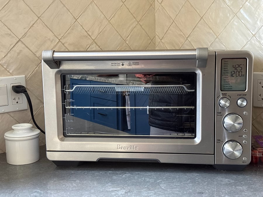 Breville countertop oven- baking, roasting, toasting