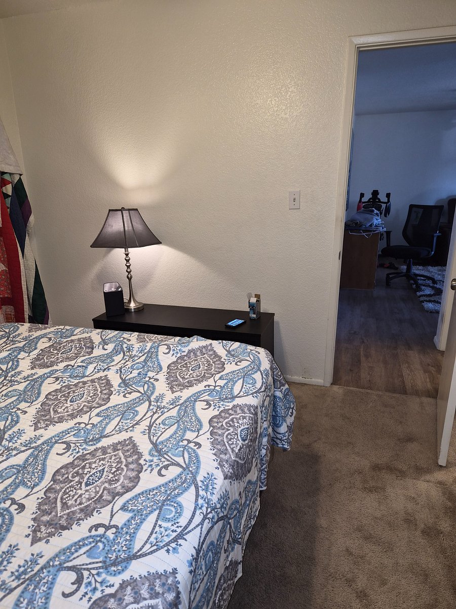 2nd bedroom, TV will be added to this space