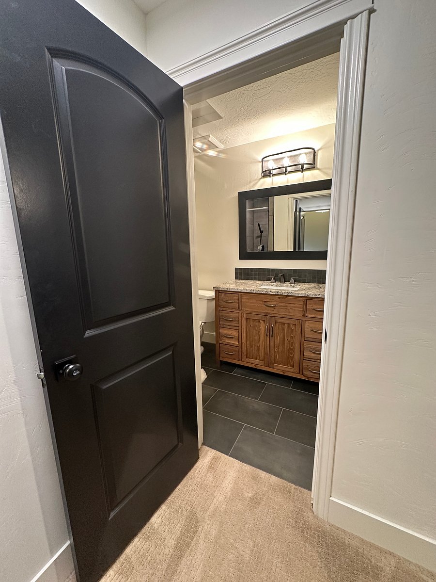 Private en suite bathroom