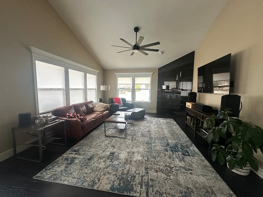 Shared Living room on 1st floor (morning)