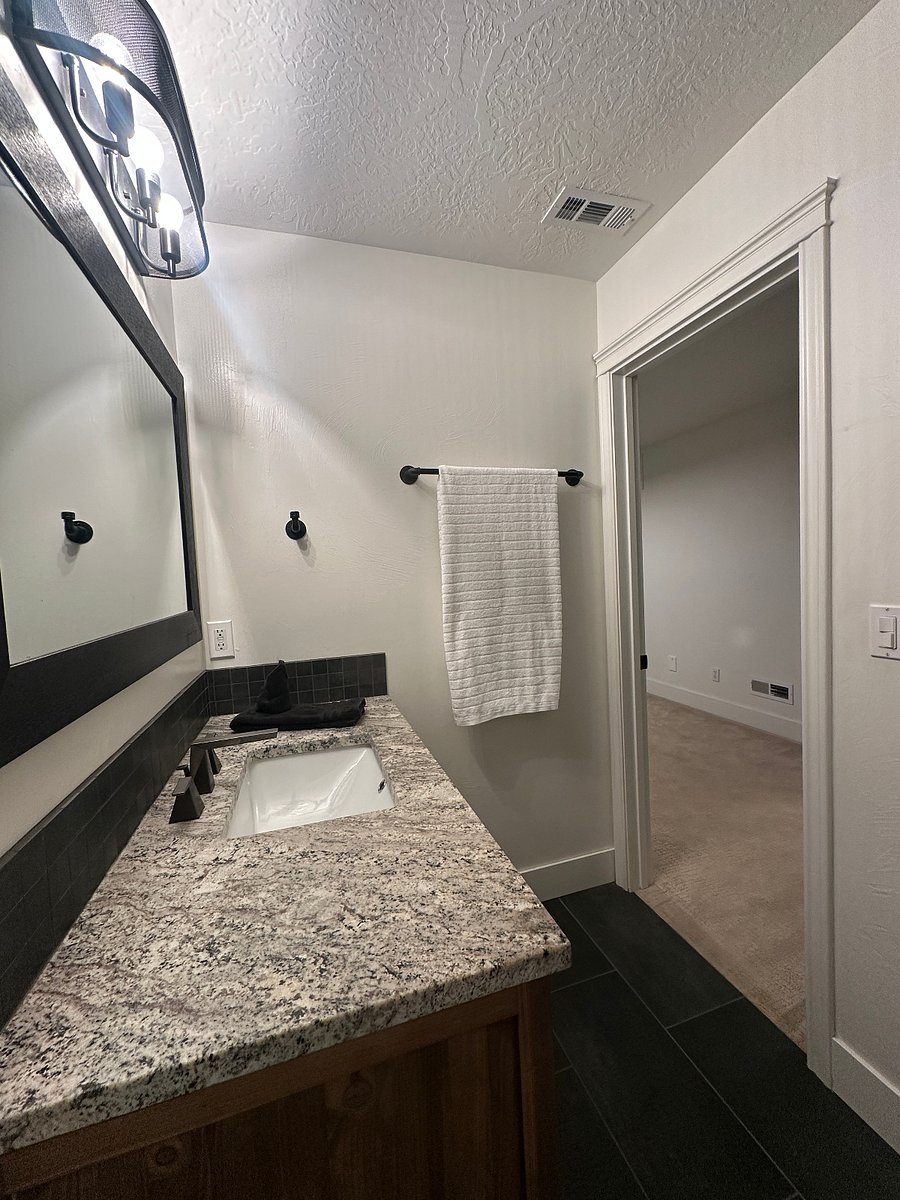 Private en suite bathroom