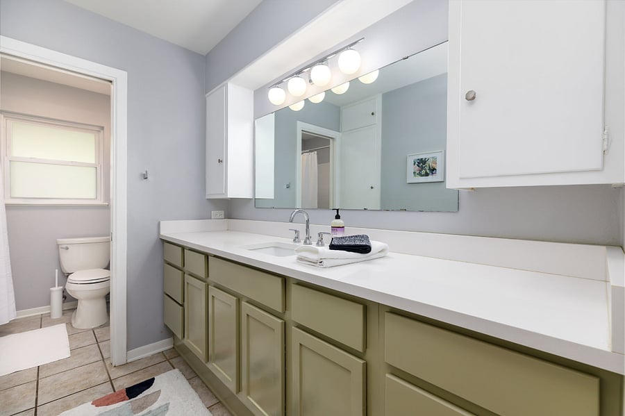 Spacious bathroom with double vanityperfect for getting ready before a night out on the town or a chill evening in.