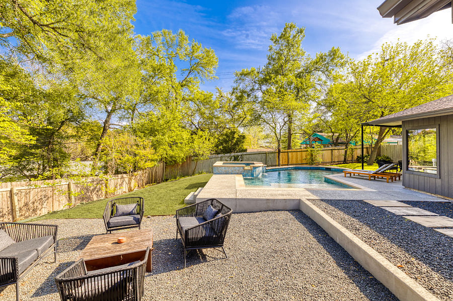 Morning coffee, sunset drinks, or evening chatsthis cozy outdoor lounge with fire pit is your new favorite hangout spot.
