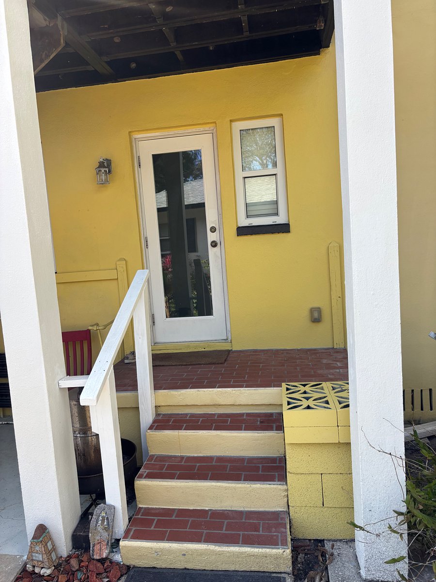 Rear entry from the yard