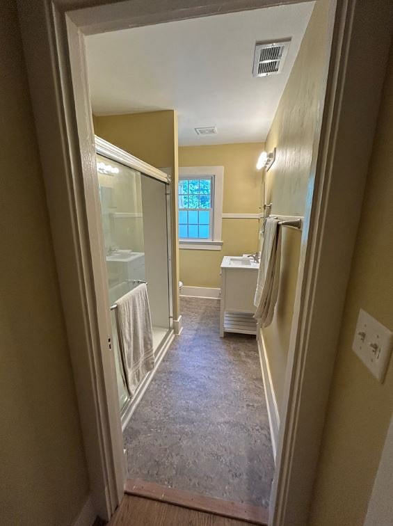 Suite 1 Bathroom
