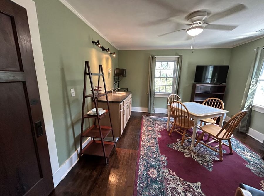Suite 1 Kitchenette