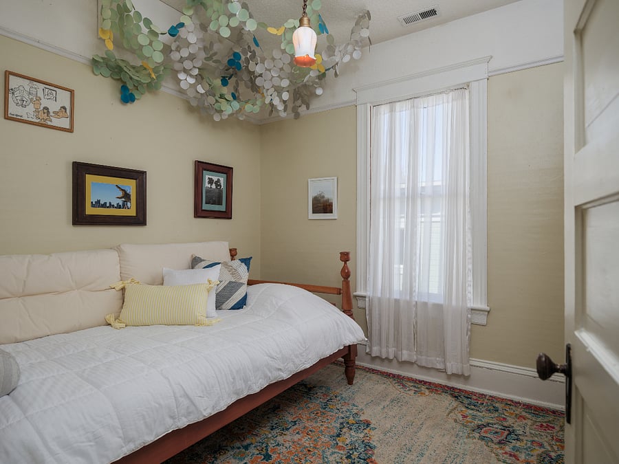Bedroom with single/twin sized bed/daybed. 