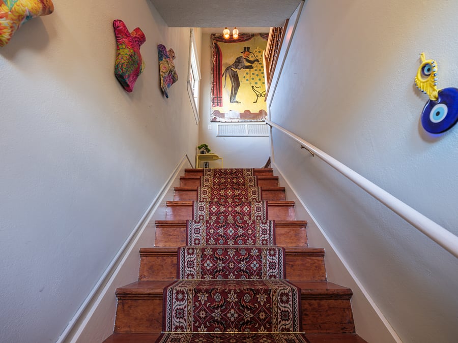 Entry stairway