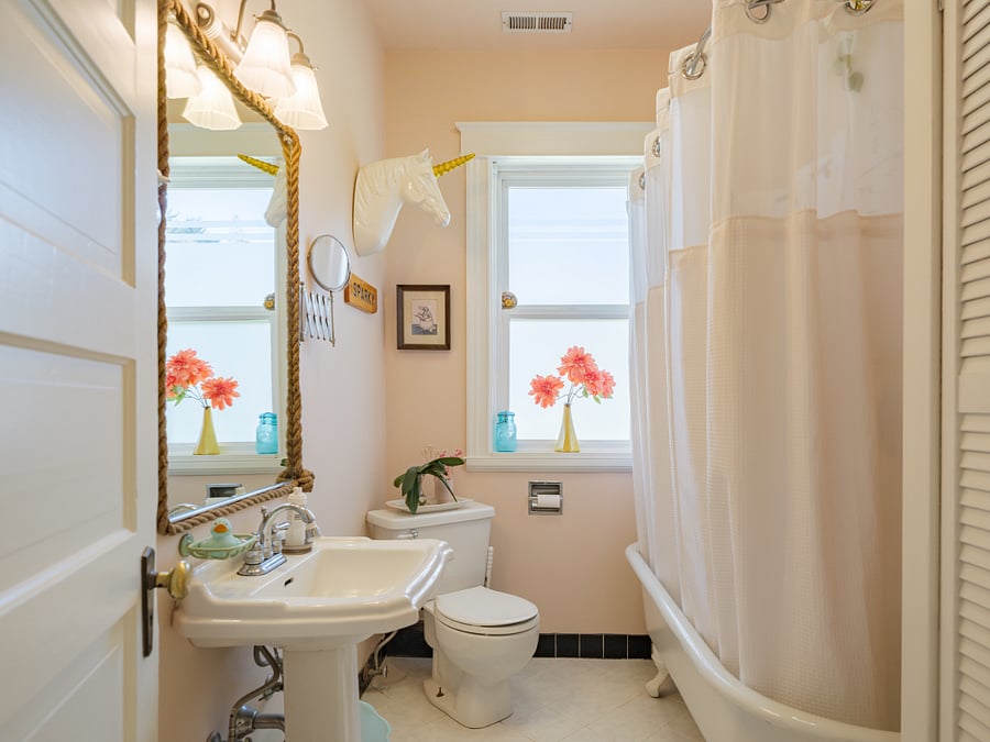 Bathroom with clawfoot tub/shower
