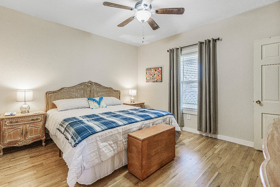 Primary bedroom - king bed, closet