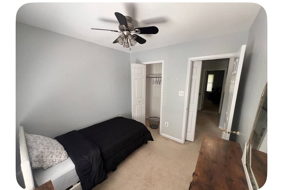 Bedroom 3 - Closet