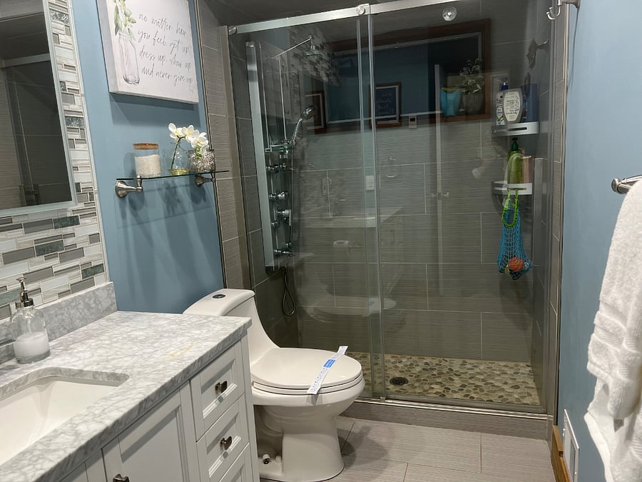Main Full Bathroom