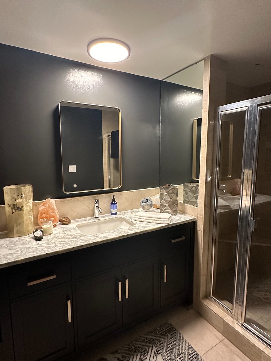 Second full bathroom ideal for longer stays