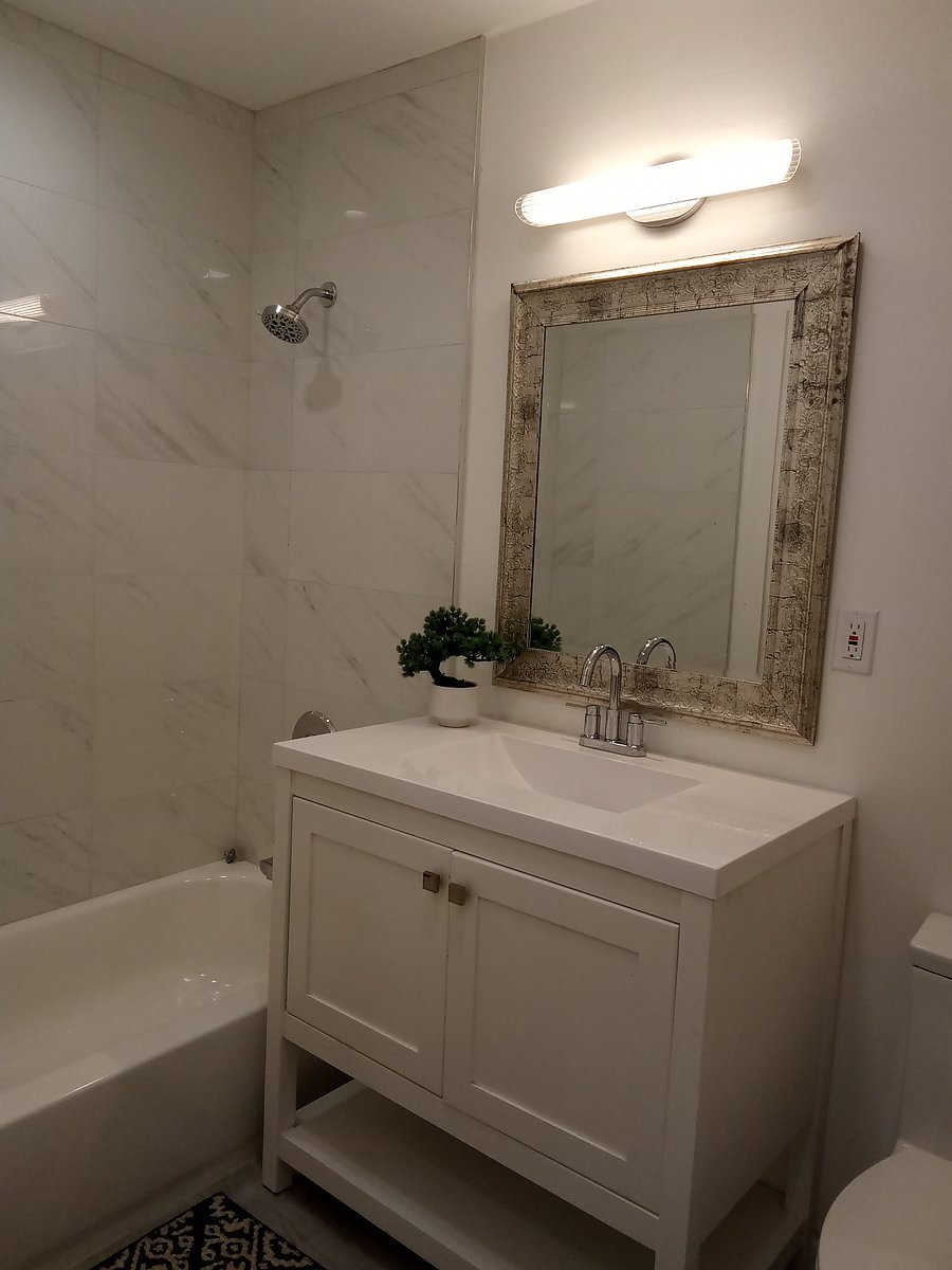 2nd Floor Full Bath