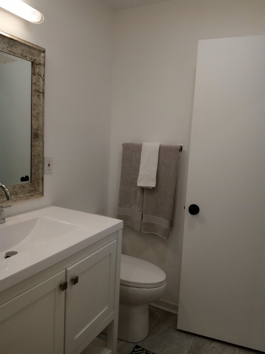 2nd Floor Full Bath2