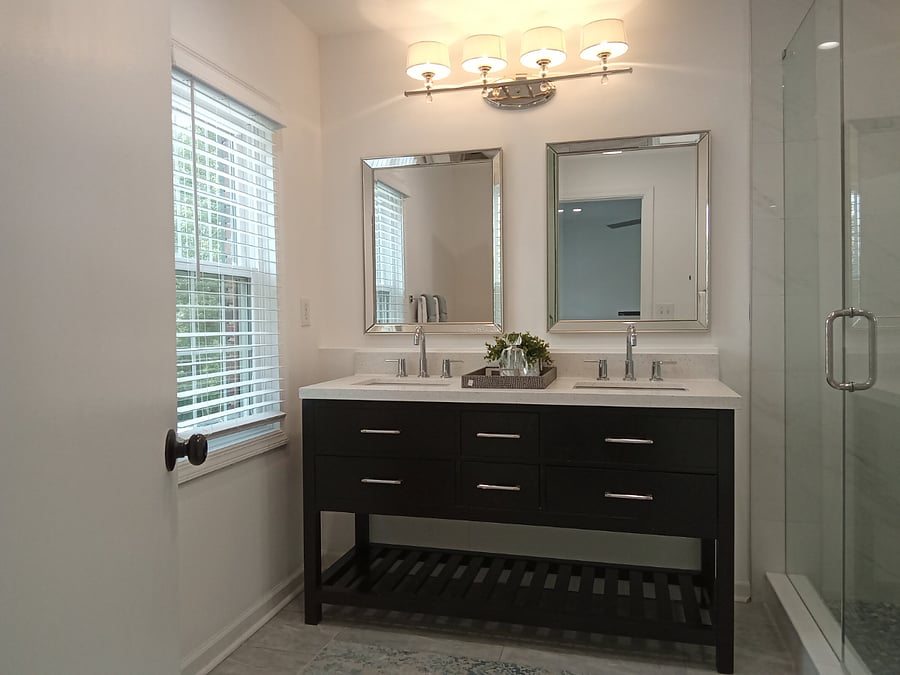 Primary Bath en suite