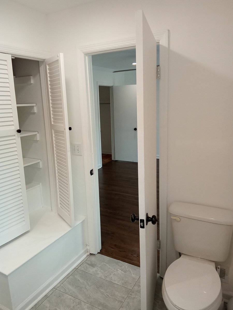 Primary Bath en suite3