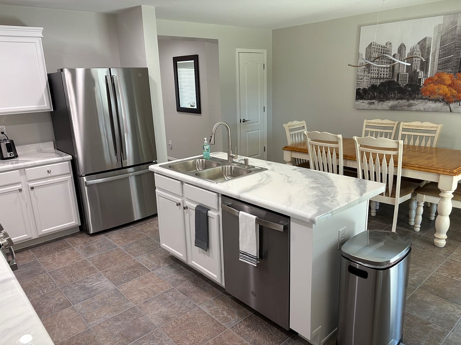 Kitchen / Dining