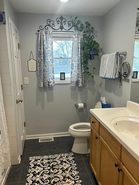 Main bathroom