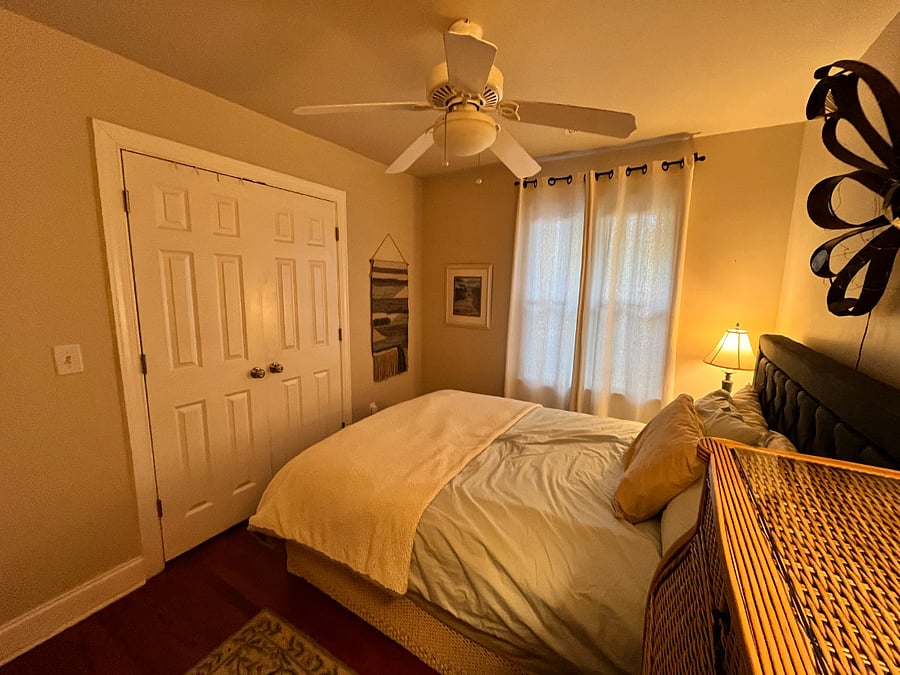 2nd bedroom