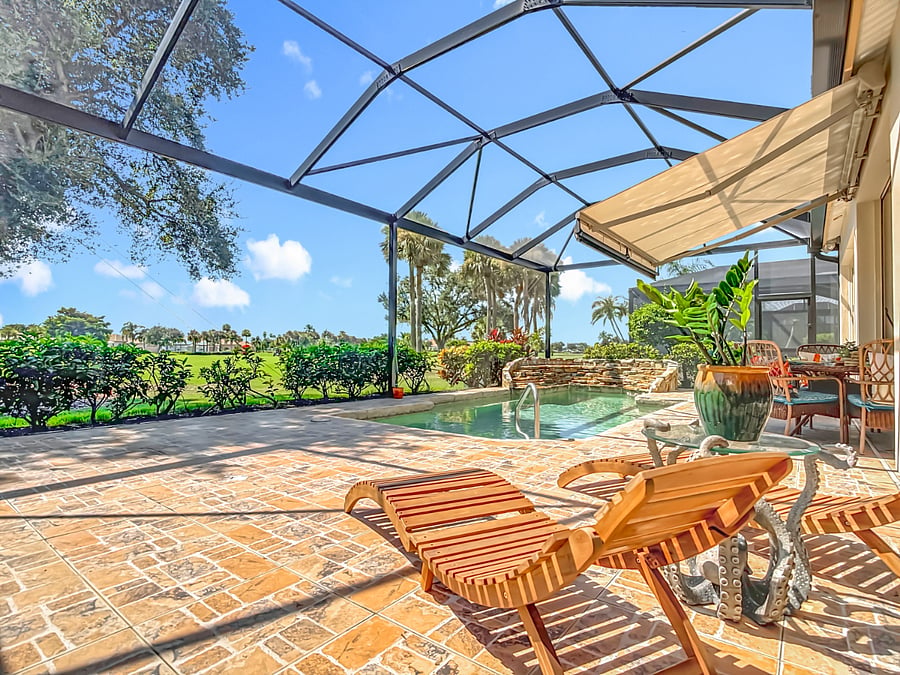 Pool side lounging, breezy vibes, zero bugs and maximum relaxation.
Welcome to your happy place.