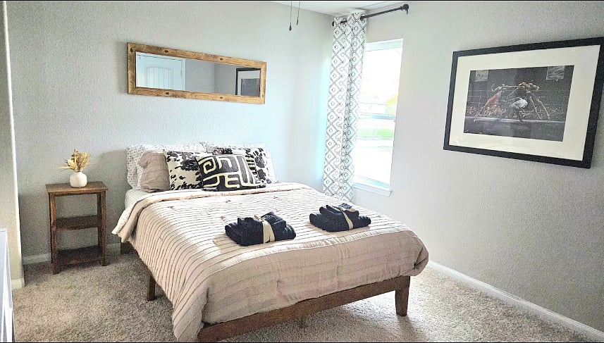 Secondary bedroom