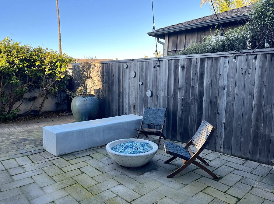 The gas fire pit to sit and enjoy the stars.