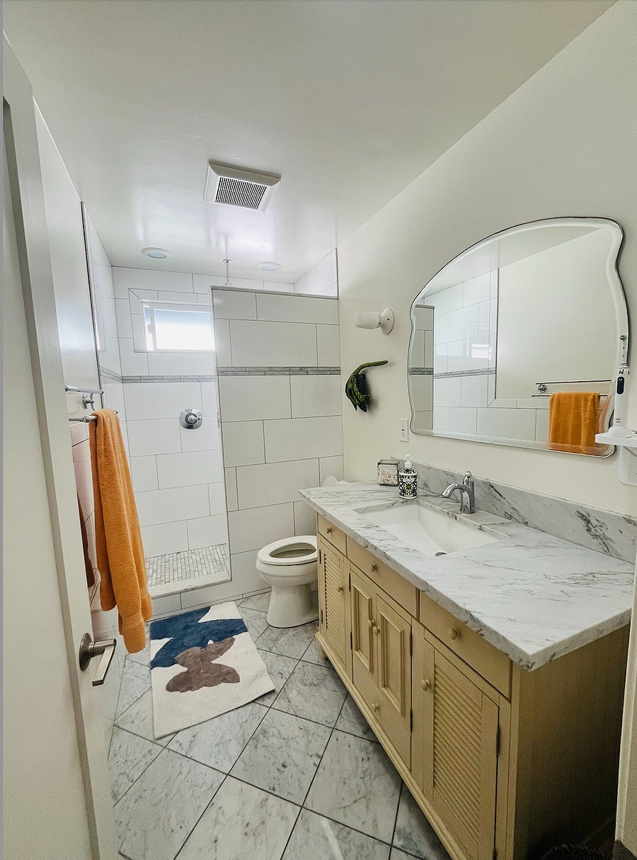 Upstairs bathroom.