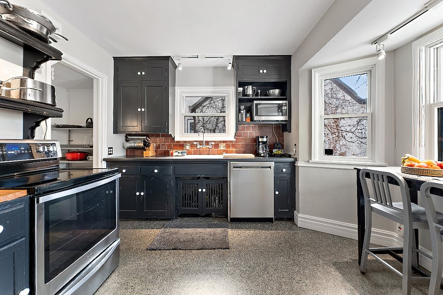 Kitchen full view