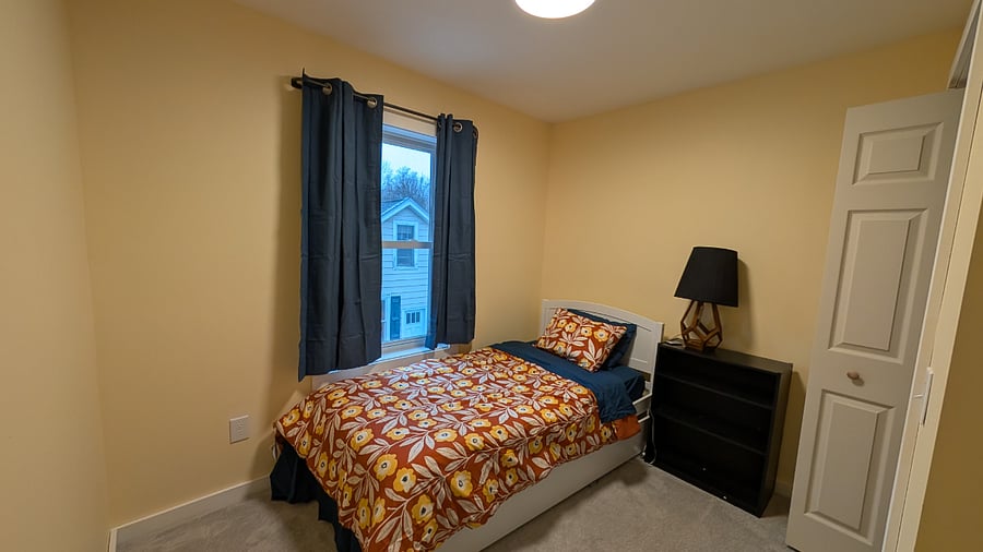 Twin bedroom
