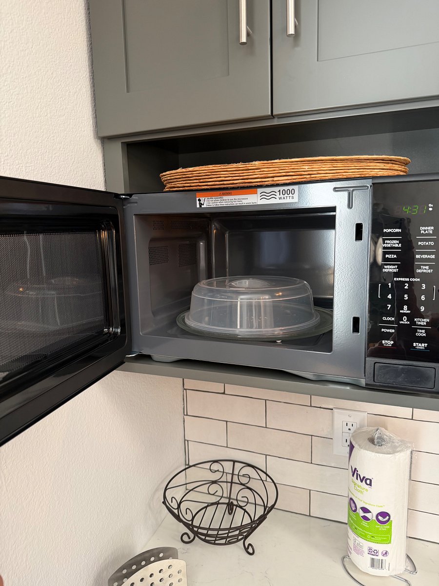 Brand new microwave 