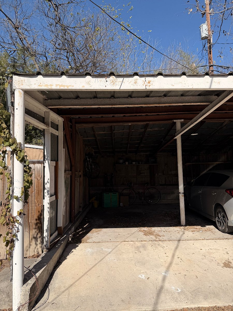Carport left side
