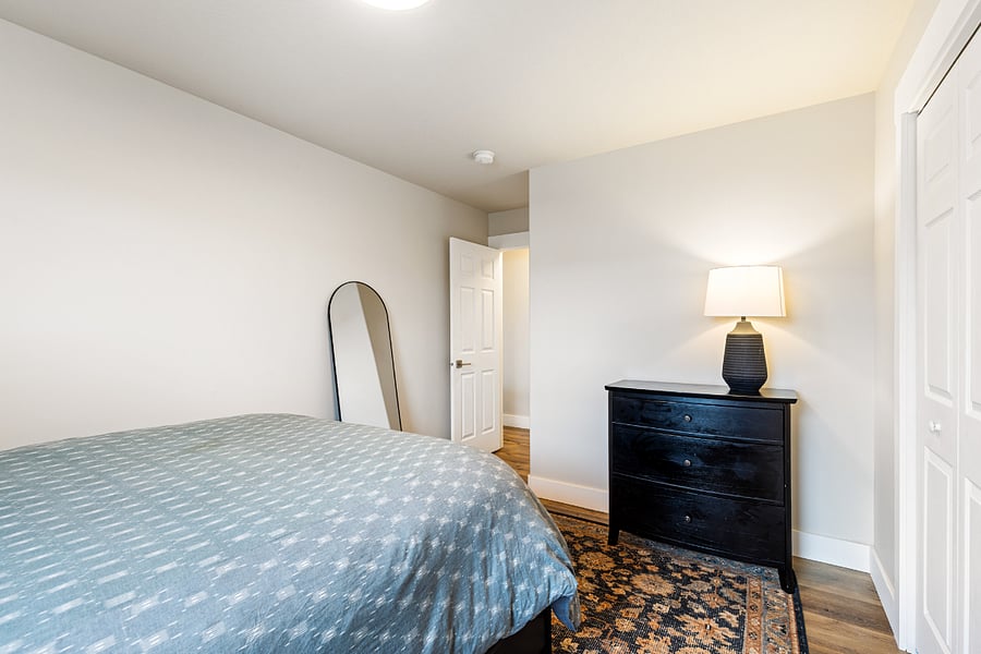 Queen Bedroom 2