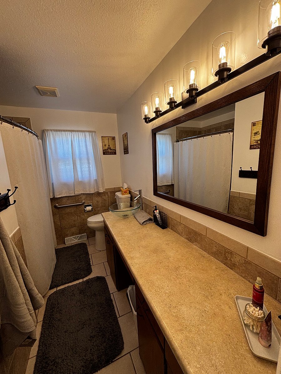Main Bathroom